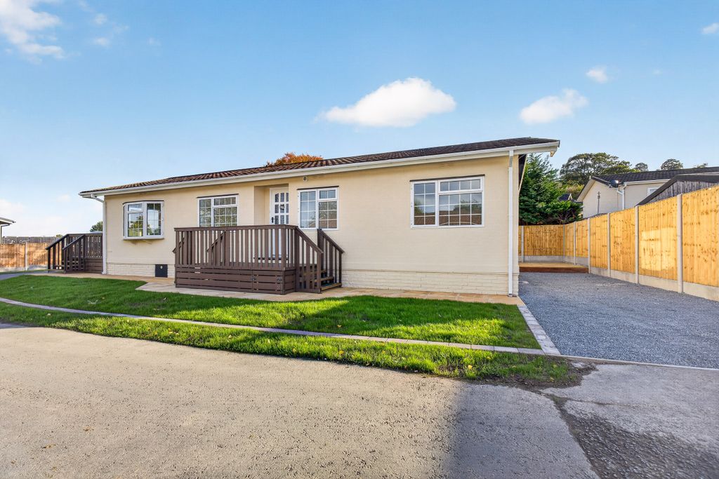 Property photo 1 of 18 Front