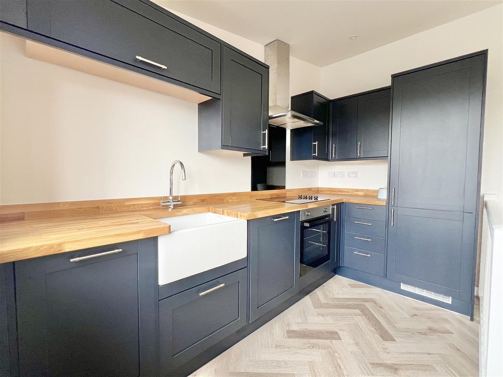 Property photo 2 of 13 Open Plan Kitchen Area