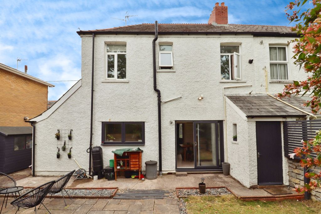 Property photo 2 of 28