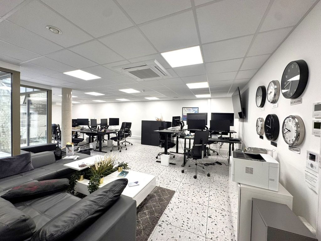 Property photo 3 of 12