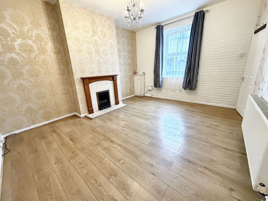 Property photo 2 of 14 Lounge