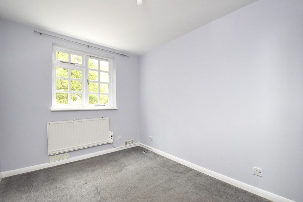 Property photo 3 of 8 5673722