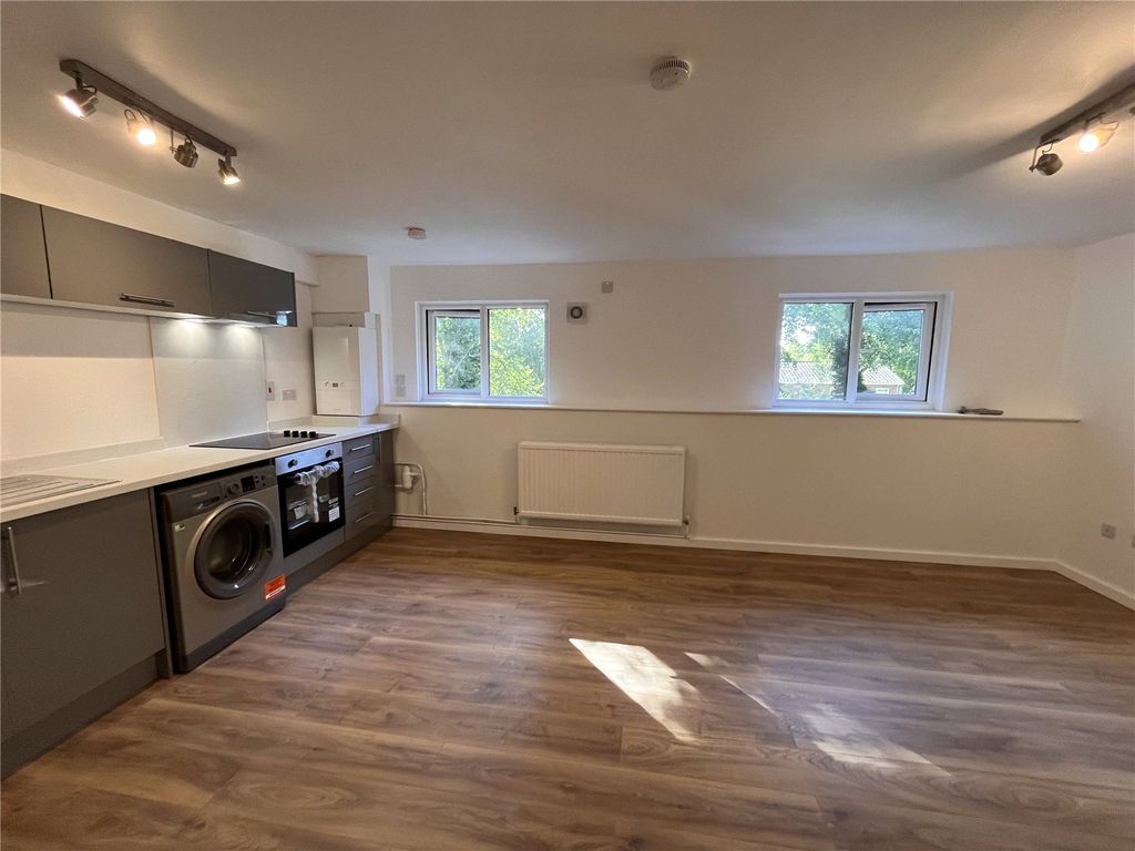 Property photo 2 of 8 Kitchen / Lounge