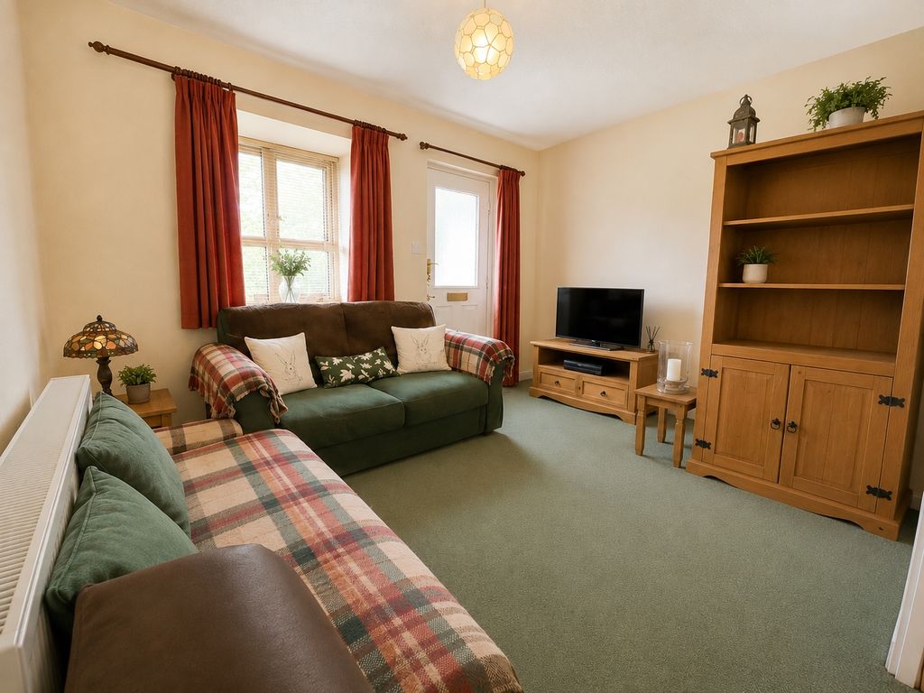 Property photo 3 of 7 Living Room