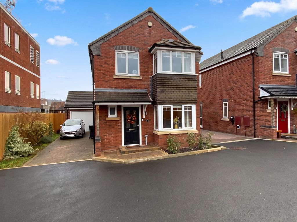 Property photo 1 of 17