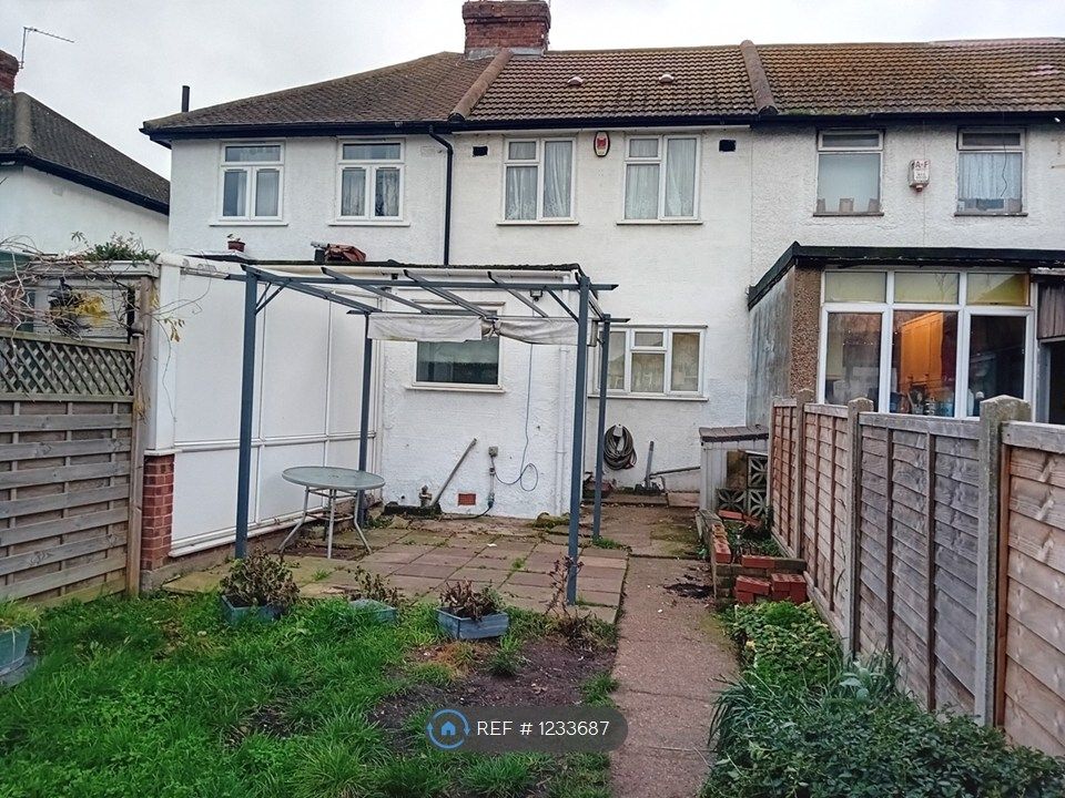 Property photo 2 of 25