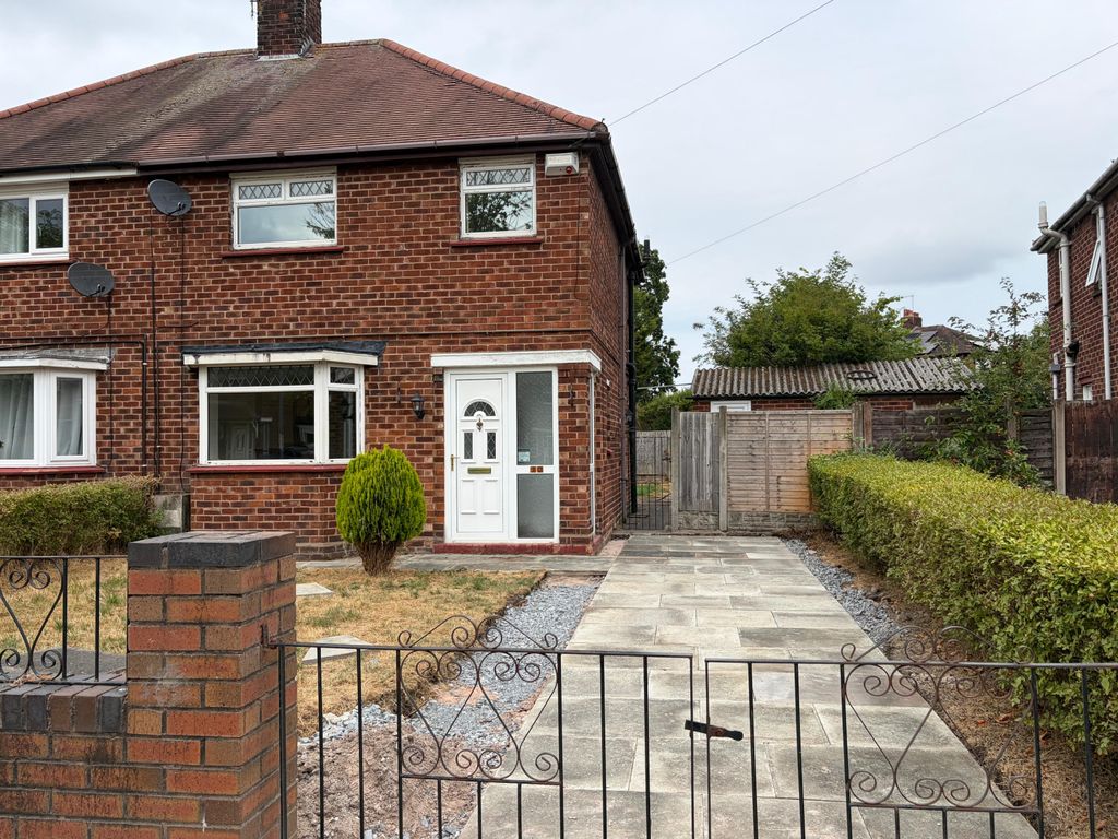 Property photo 1 of 24 Three Bed Semi-Detached