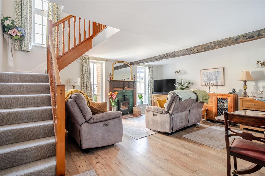 Property photo 2 of 19 1376198-8-6915B6c73B9c6.Jpg