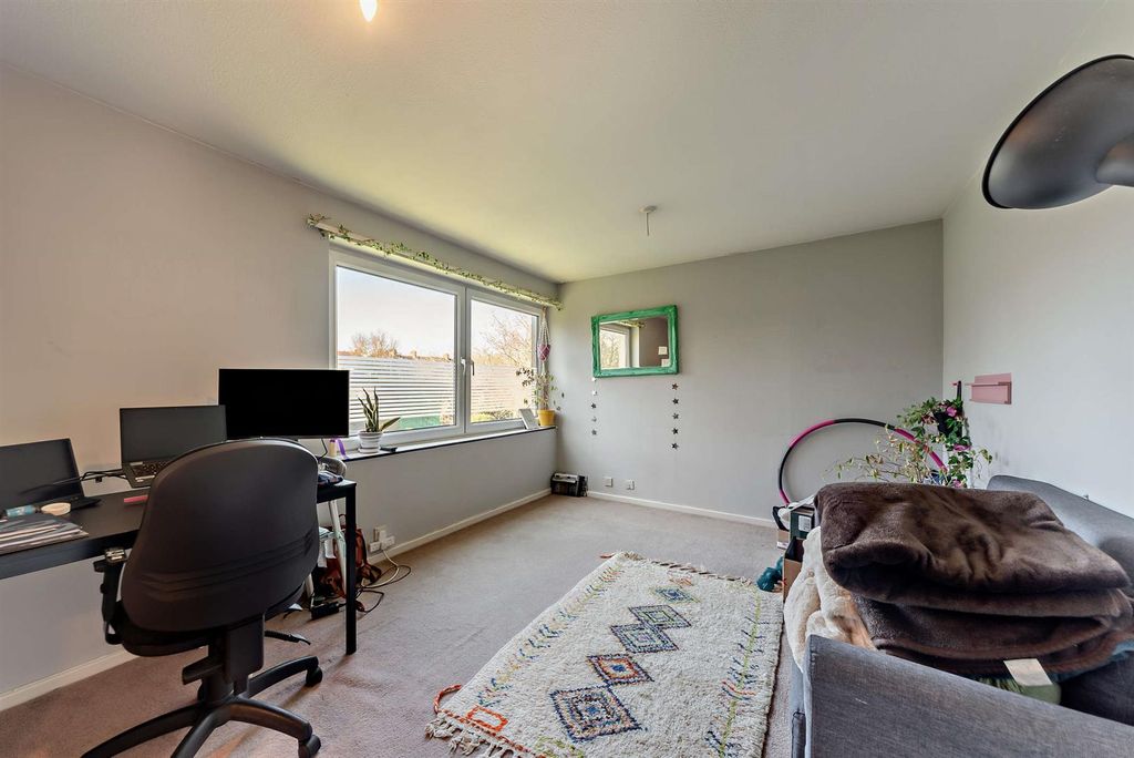 Property photo 3 of 6