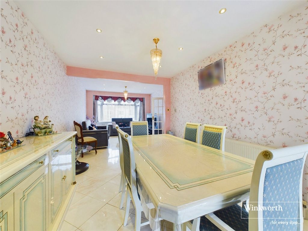 Property photo 2 of 11 Dining Room
