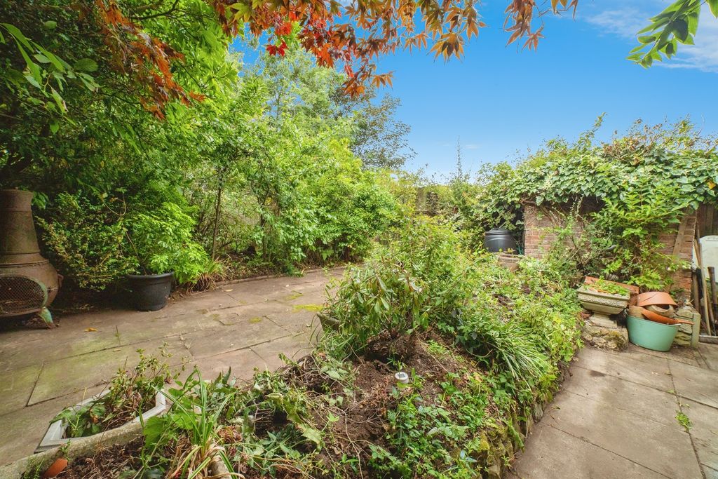 Property photo 2 of 17