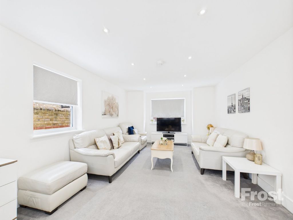 Property photo 3 of 18 Picture No. 50