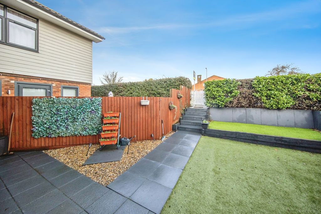 Property photo 2 of 19 Pbox-Img.Jpg