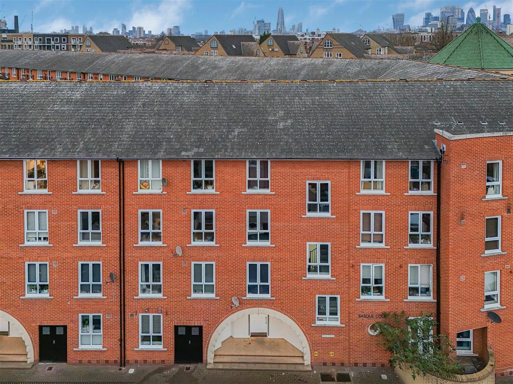 Property photo 1 of 17 Basque Court