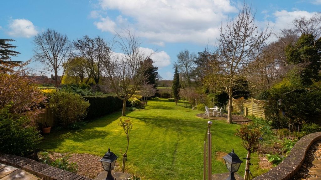 Property photo 2 of 35