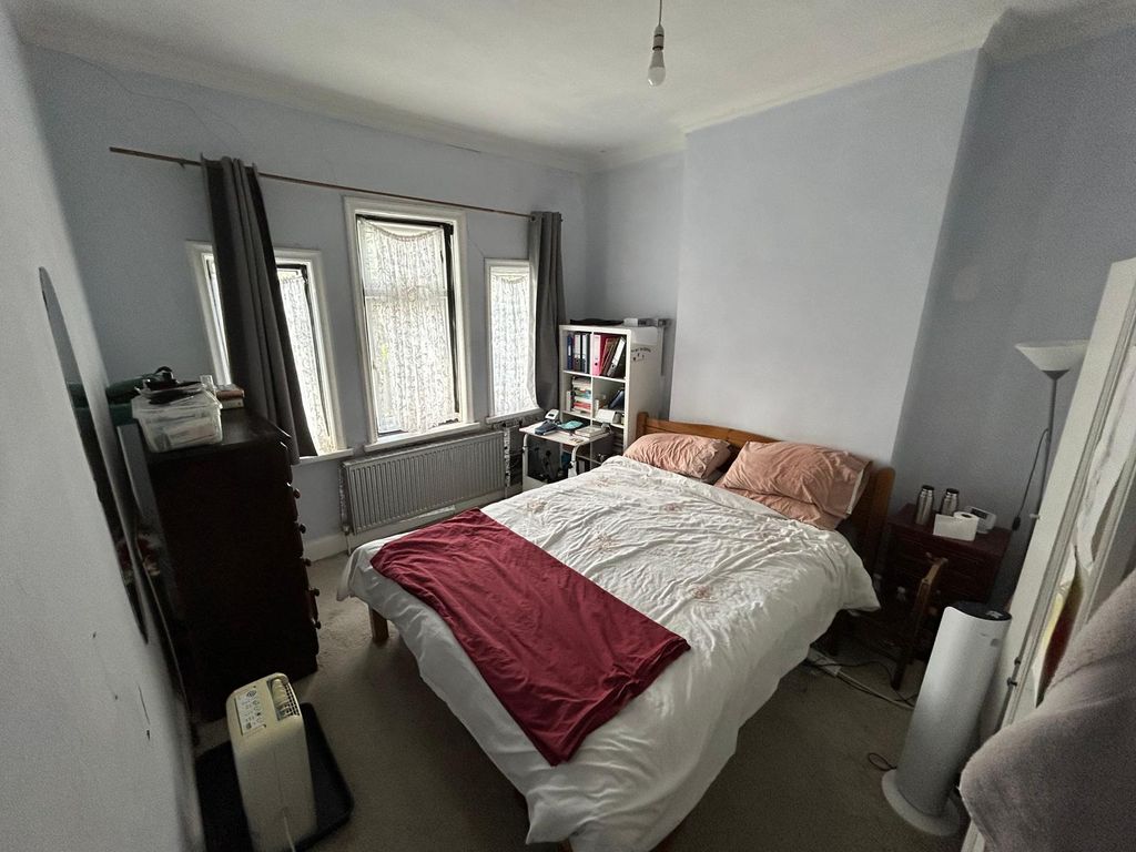 Property photo 3 of 5