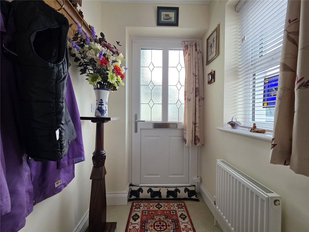 Property photo 2 of 23 Picture No. 12