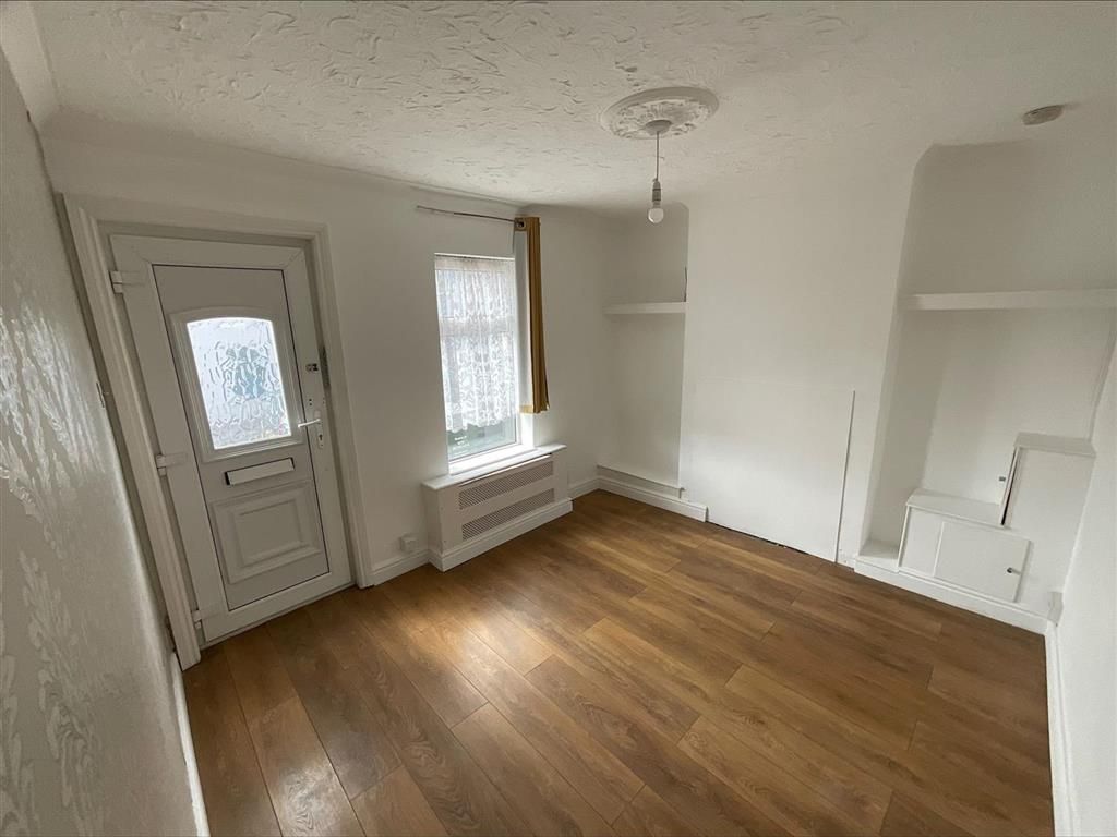 Property photo 1 of 8 Lounge