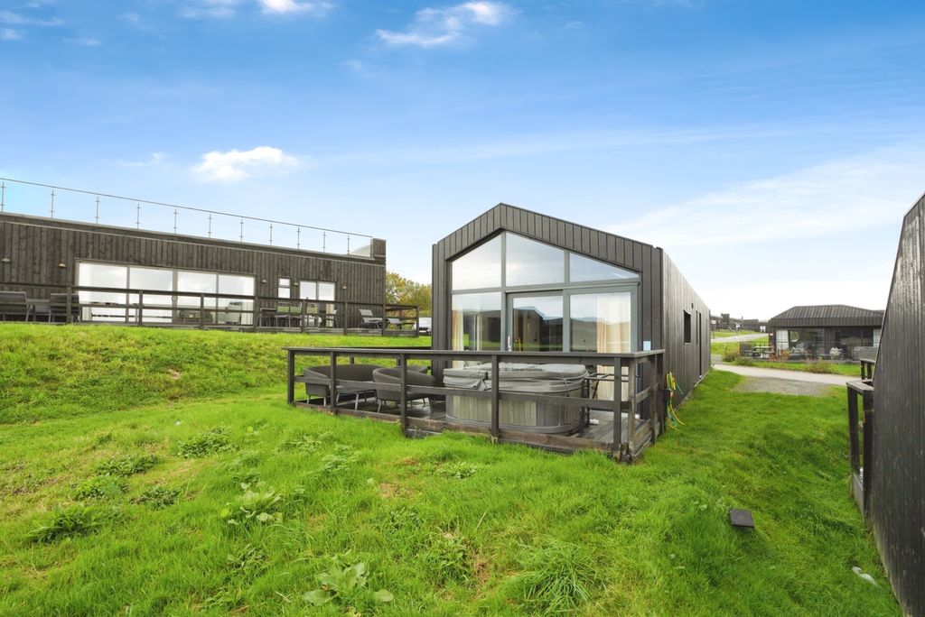 Property photo 1 of 17 Photo