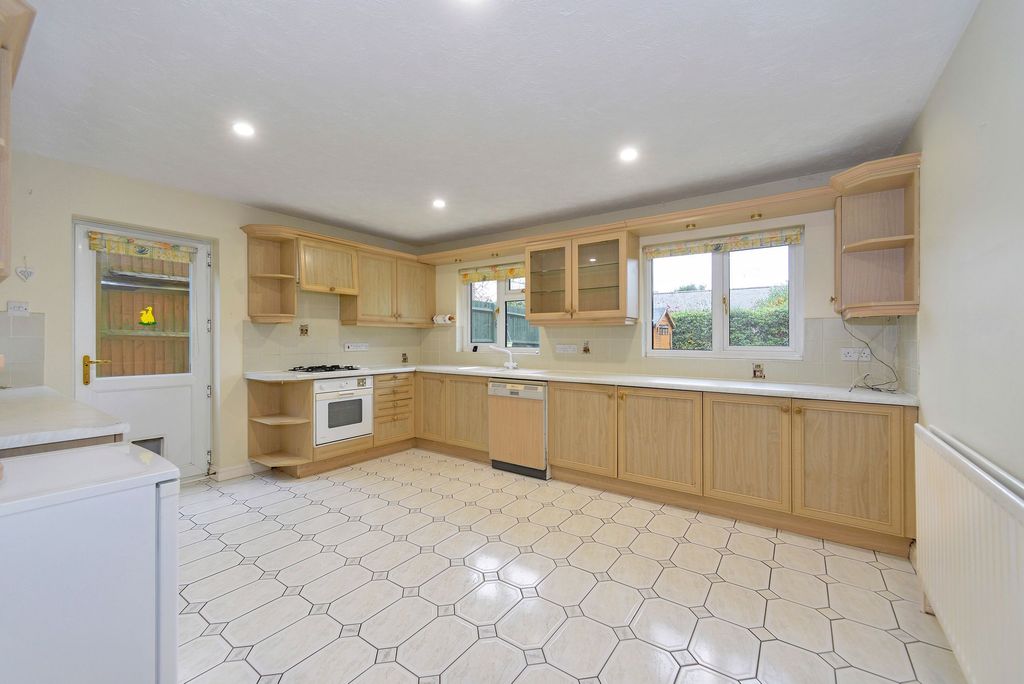 Property photo 2 of 12 Photo 8