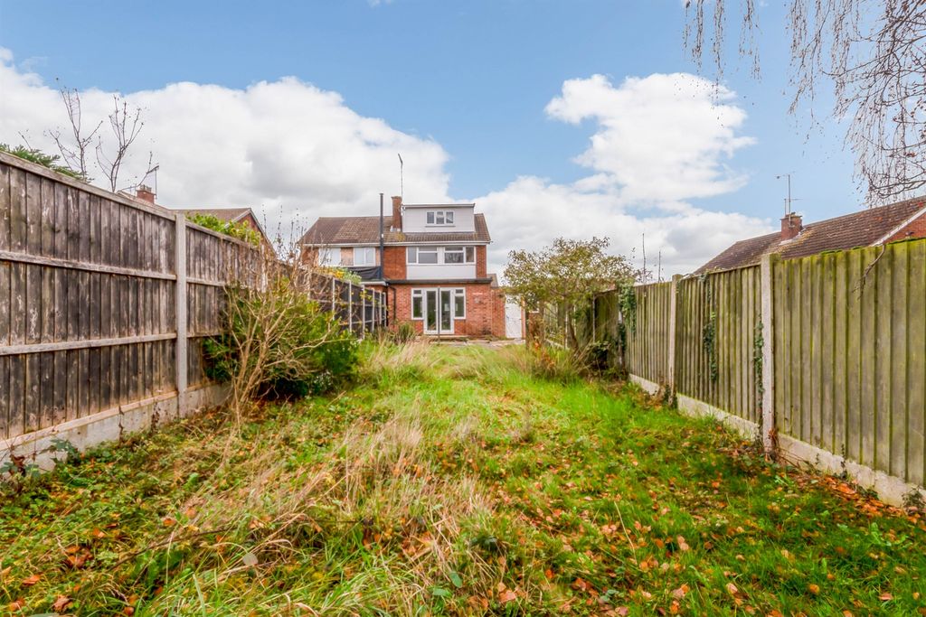 Property photo 2 of 7 Rear Garden