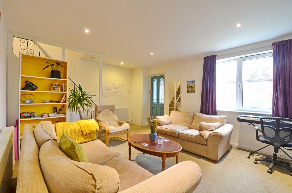 Property photo 3 of 13 Photo 2