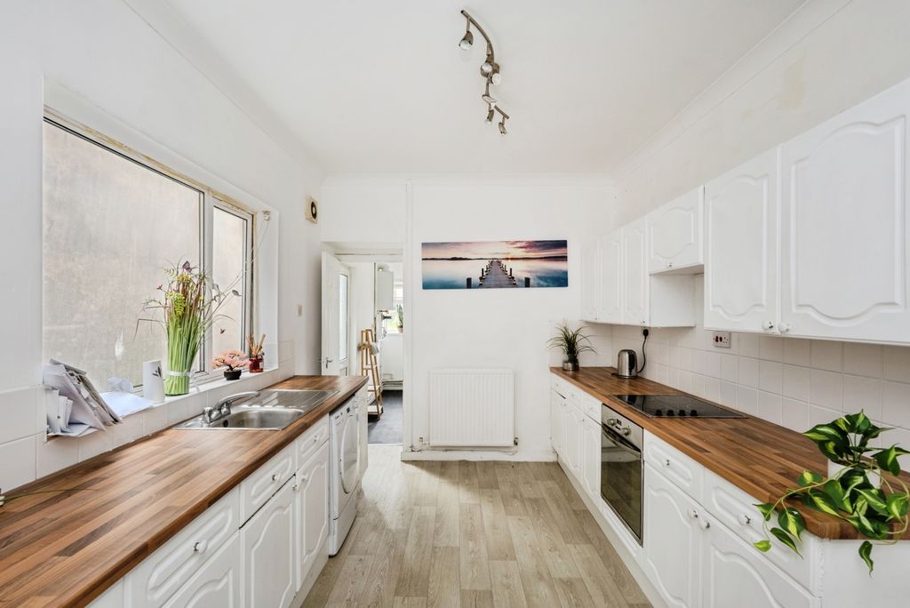Property photo 2 of 19 Pbox-Img.Jpg