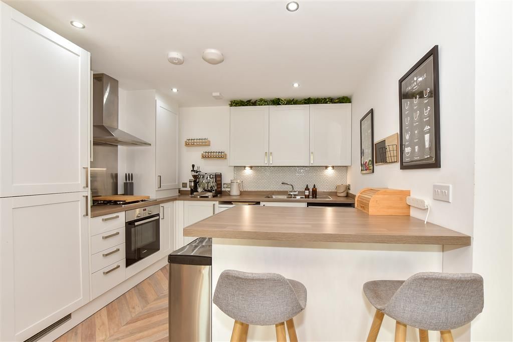 Property photo 3 of 13 Lounge/ Kitchen/ Diner