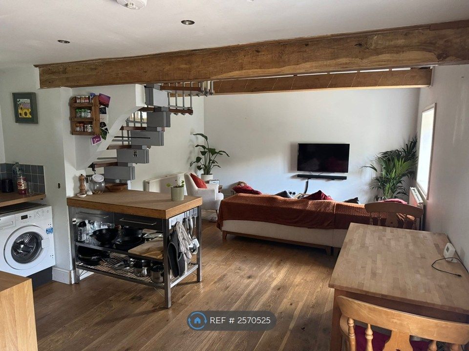 Property photo 3 of 13 Living Room