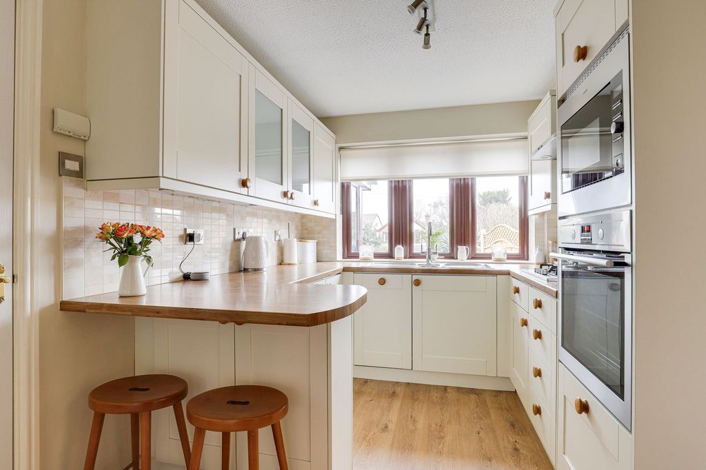 Property photo 3 of 31