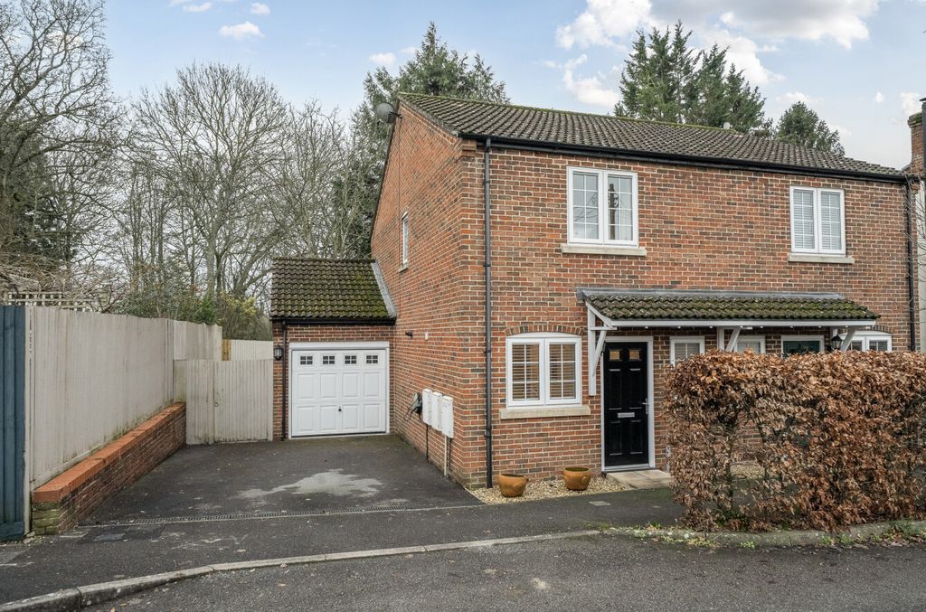 Property photo 1 of 15 1394624-23-694A95...