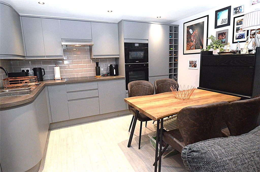 Property photo 2 of 12 Picture No. 08