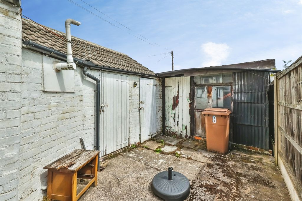 Property photo 2 of 19