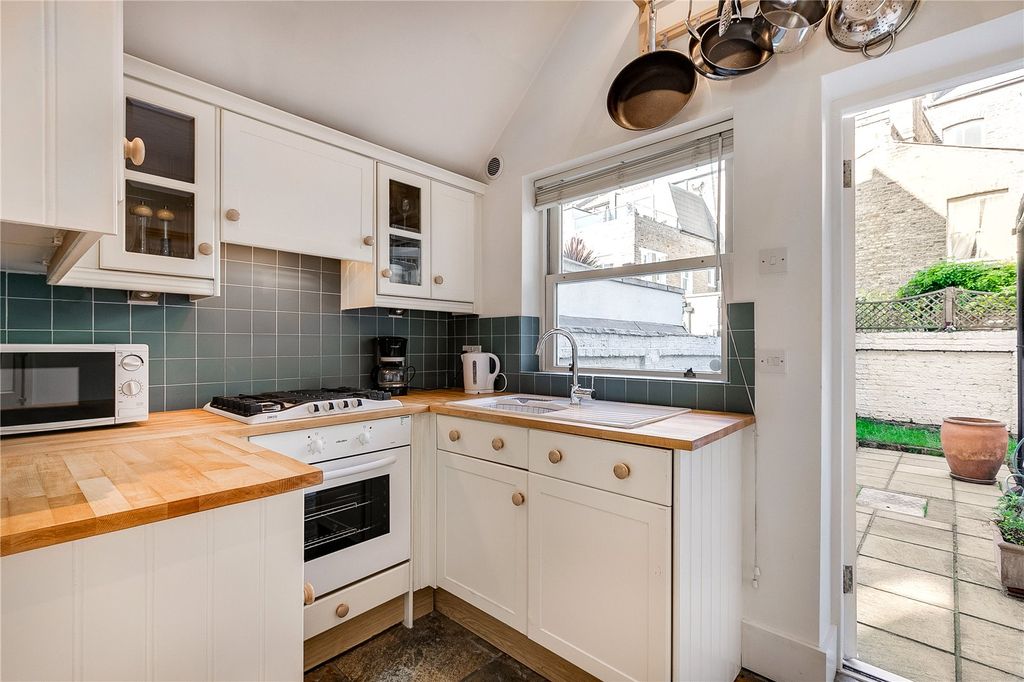 Property photo 3 of 5