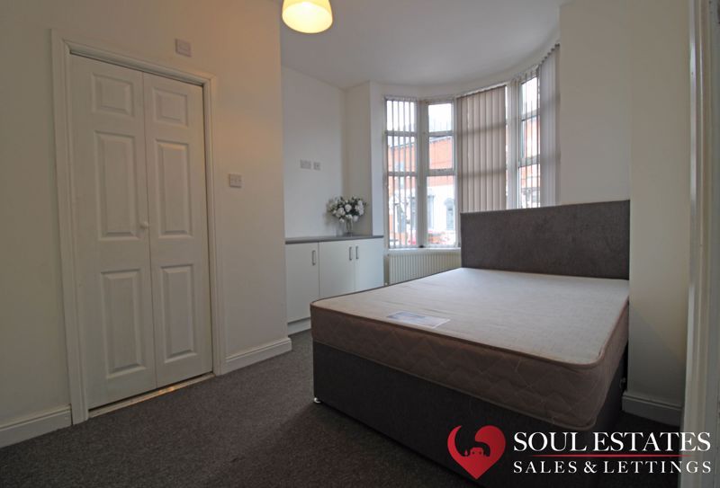 Property photo 1 of 6 Bedroom