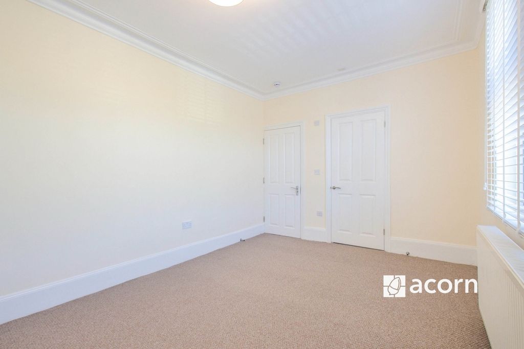 Property photo 3 of 11 Studio