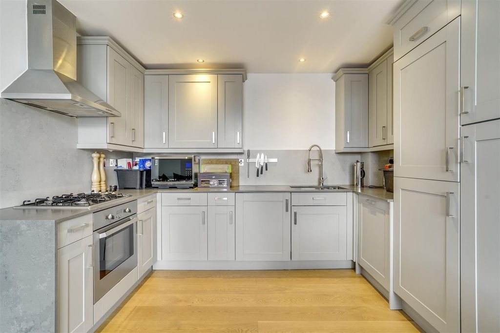 Property photo 2 of 9 Wandsworthbridgerd297-2.Jpg