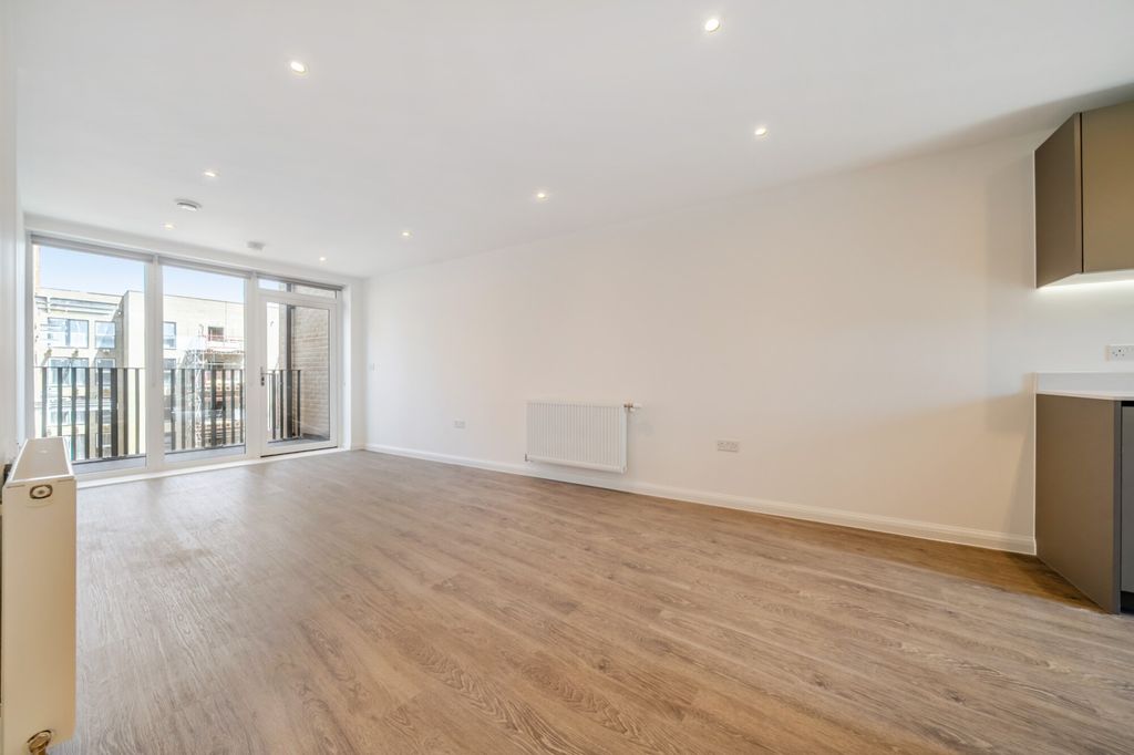 Property photo 3 of 26 1495408-7-6A5A21B...