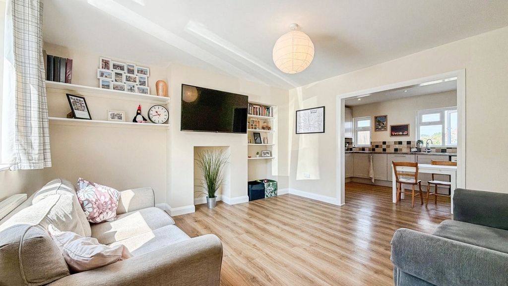 Property photo 1 of 17 Pbox-Img.Jpg