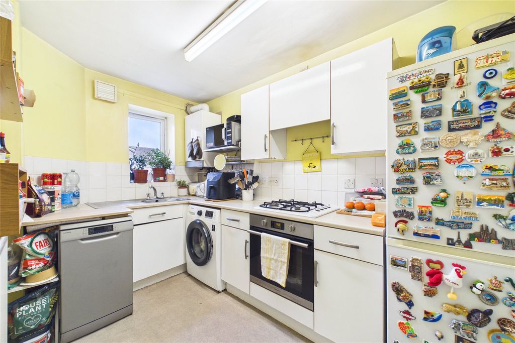 Property photo 3 of 6 Picture No. 11