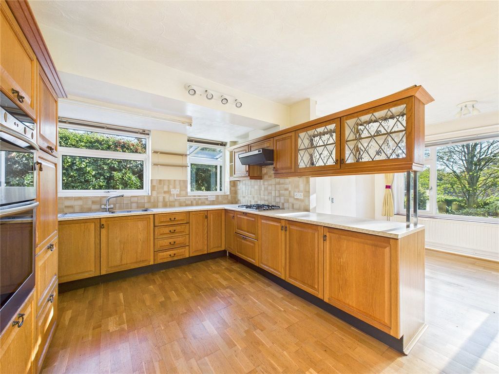 Property photo 3 of 13 3 - Picture No. 16