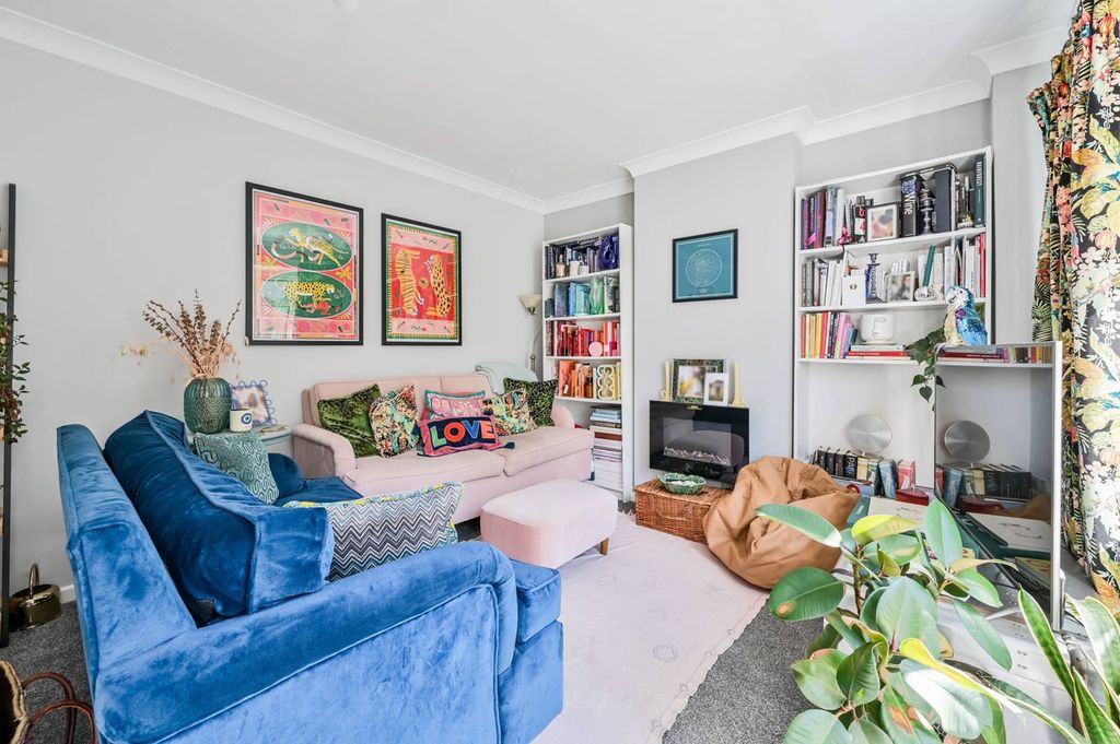 Property photo 1 of 11