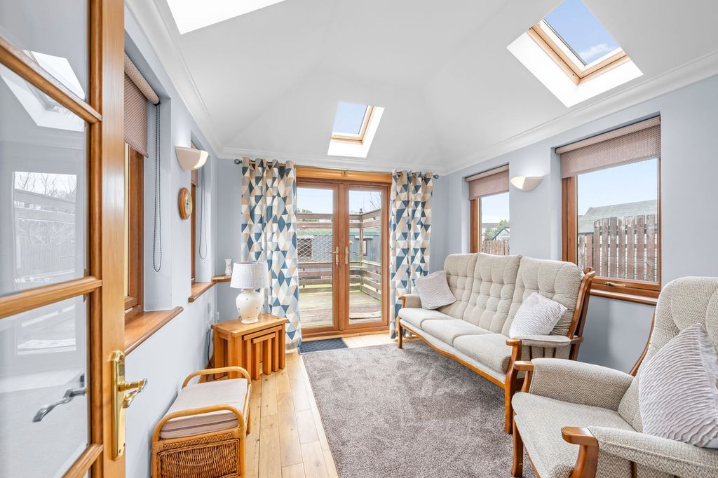 Property photo 3 of 20