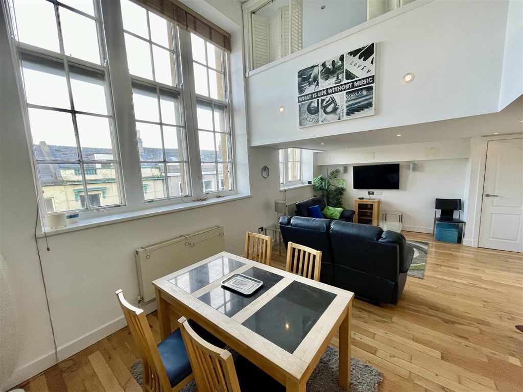 Property photo 3 of 17 Fullsizerender (9).Jpg