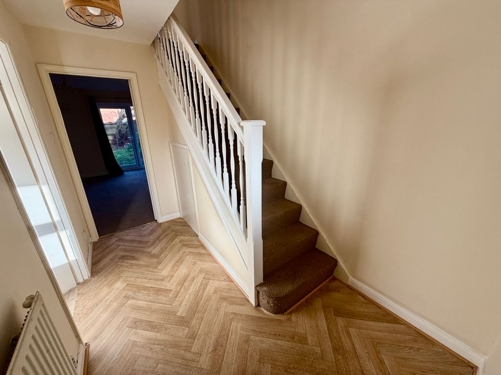 Property photo 3 of 8 Hallway