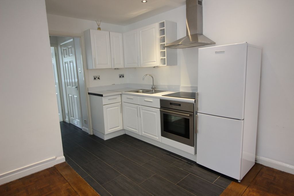 Property photo 2 of 6 11 Harriet Way Kitch