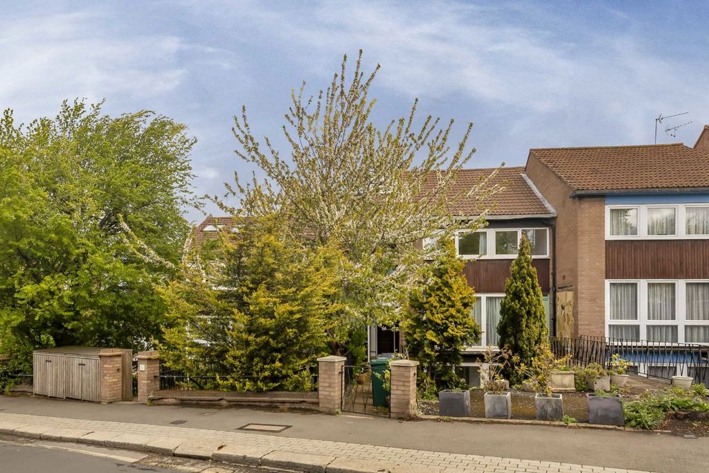 Property photo 1 of 5