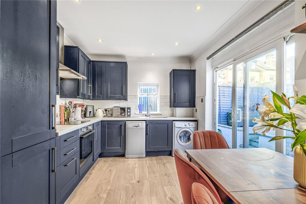 Property photo 1 of 14 Picture No. 28