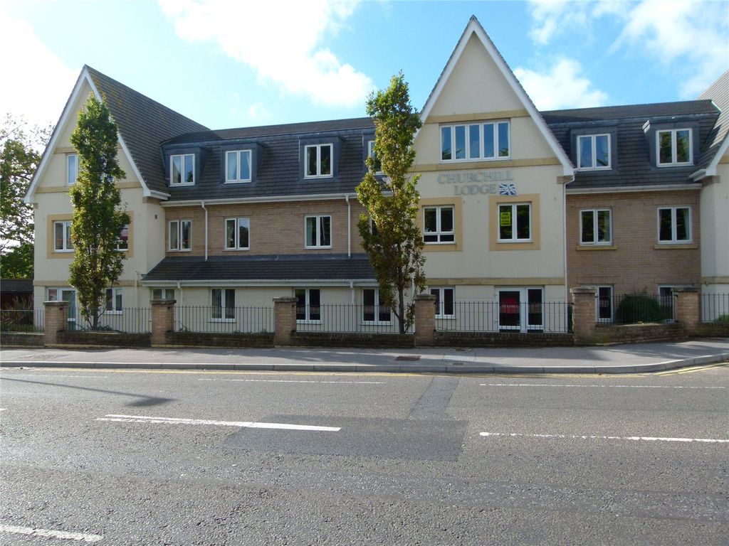 Property photo 1 of 16 Sandbanks Road