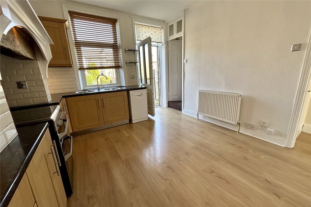 Property photo 3 of 16 Kitchen Diner